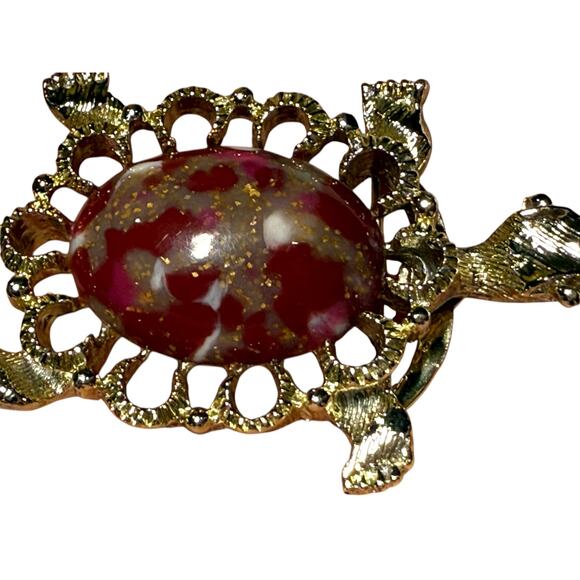 Gerry’s Turtle Brooch Lucite Gold Tone Oval Cabochon Vintage Tortoise Belly Pin - Picture 10 of 11